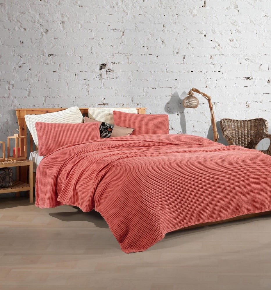Organic Cotton Waffle Throw Blanket: Lightweight Breathable Bedding