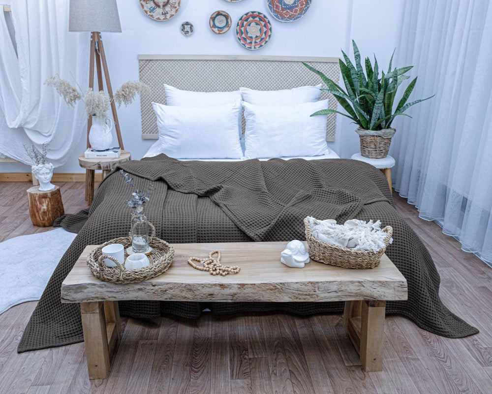 Organic Cotton Waffle Throw Blanket: Lightweight Breathable Bedding