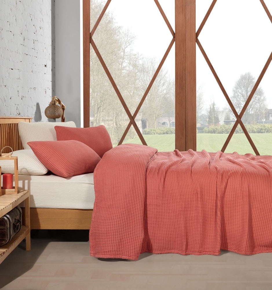 Organic Cotton Waffle Throw Blanket: Lightweight Breathable Bedding